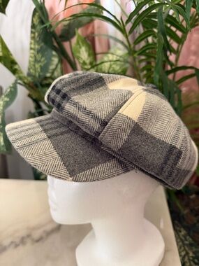 Chic Wool Beret | Parisian Style